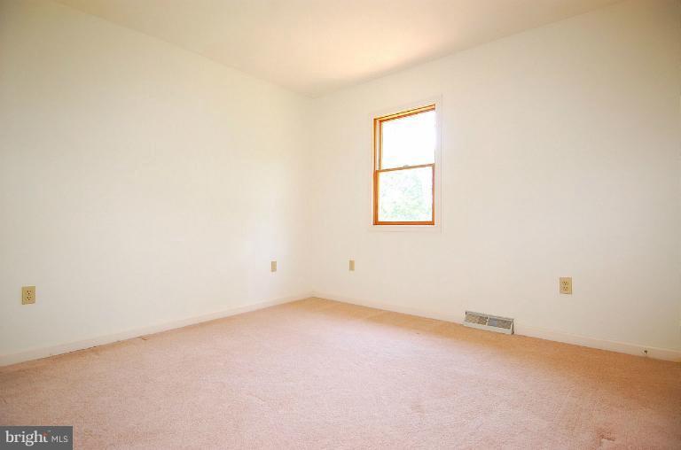 43188 Spinks Ferry Road Leesburg, VA 20176 - Photo 21 of 30 Bedroom
