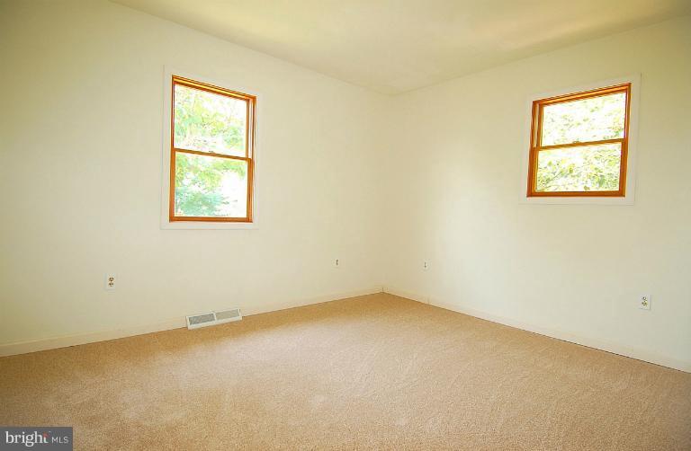 43188 Spinks Ferry Road Leesburg, VA 20176 - Photo 27 of 30 Bedroom
