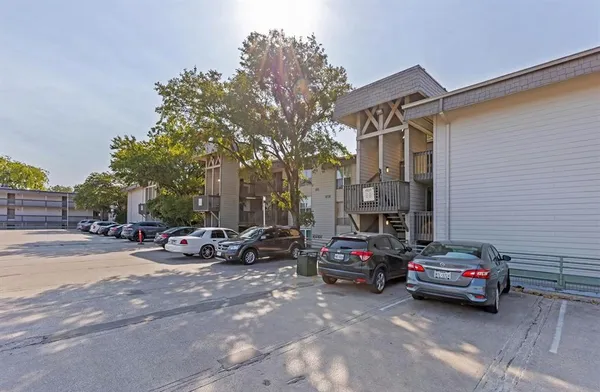 $1,250 | 4837 Cedar Springs Road, Unit 304, Dallas, TX 75219