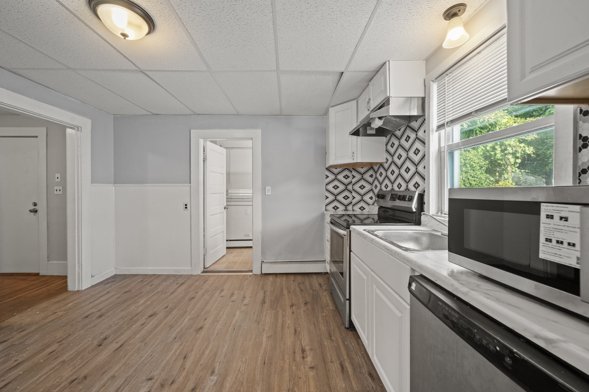 49 Saunders Road, Unit 1 Lynn, MA 01904 - Photo 4 of 28 Gallery Image 4