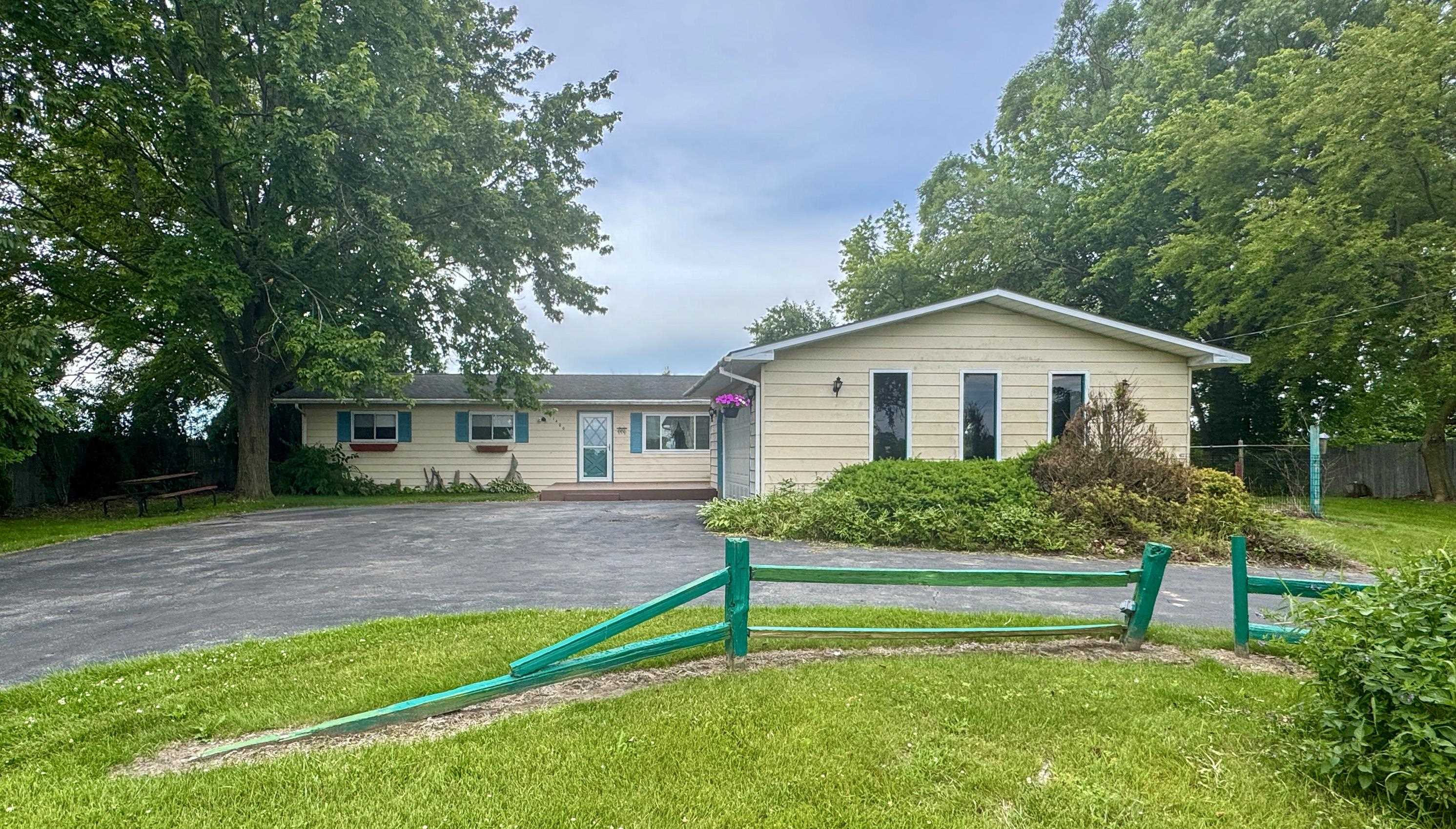 1400 Wetters Road Kawkawlin, MI 48631 - Photo 3 of 31