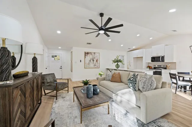 $349,000 | 504 Wild Oak Lane, Euless, TX 76039