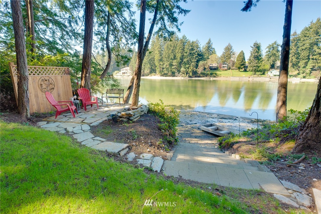 2715 Rocky Point Road Northwest Bremerton, WA 98312 - Photo 2 of 25 Gallery Image 2