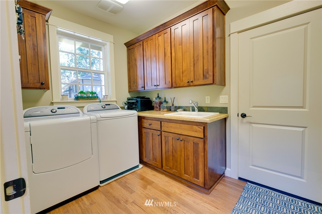 2715 Rocky Point Road Northwest Bremerton, WA 98312 - Photo 13 of 25 Gallery Image 13