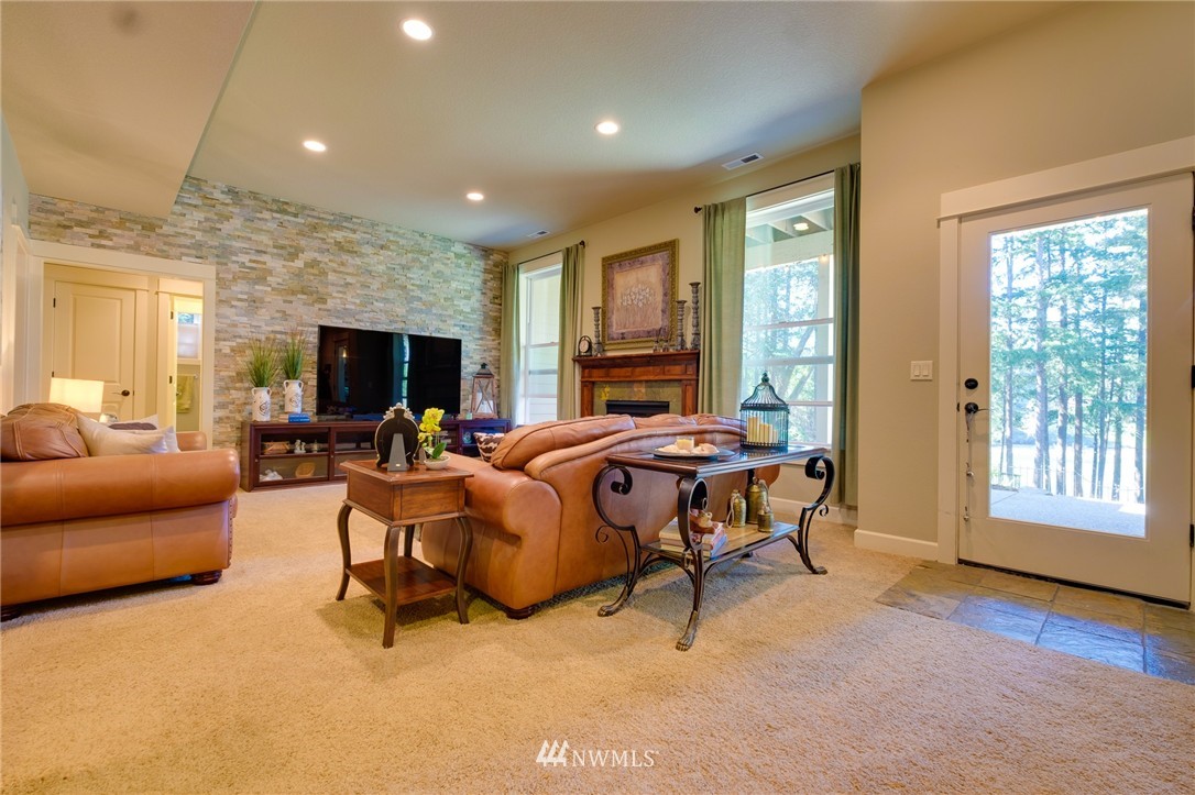 2715 Rocky Point Road Northwest Bremerton, WA 98312 - Photo 19 of 25 Gallery Image 19