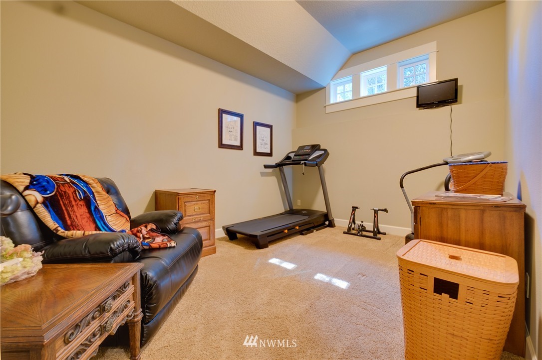 2715 Rocky Point Road Northwest Bremerton, WA 98312 - Photo 22 of 25 Gallery Image 22