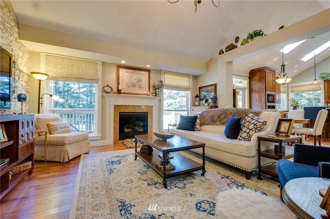 2715 Rocky Point Road Northwest Bremerton, WA 98312 - Photo 6 of 25 Gallery Image 6