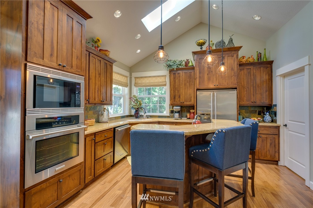 2715 Rocky Point Road Northwest Bremerton, WA 98312 - Photo 8 of 25 Gallery Image 8
