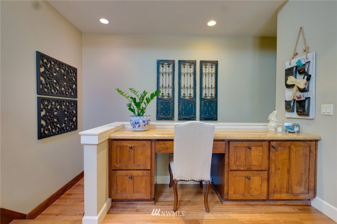2715 Rocky Point Road Northwest Bremerton, WA 98312 - Photo 10 of 25 Gallery Image 10