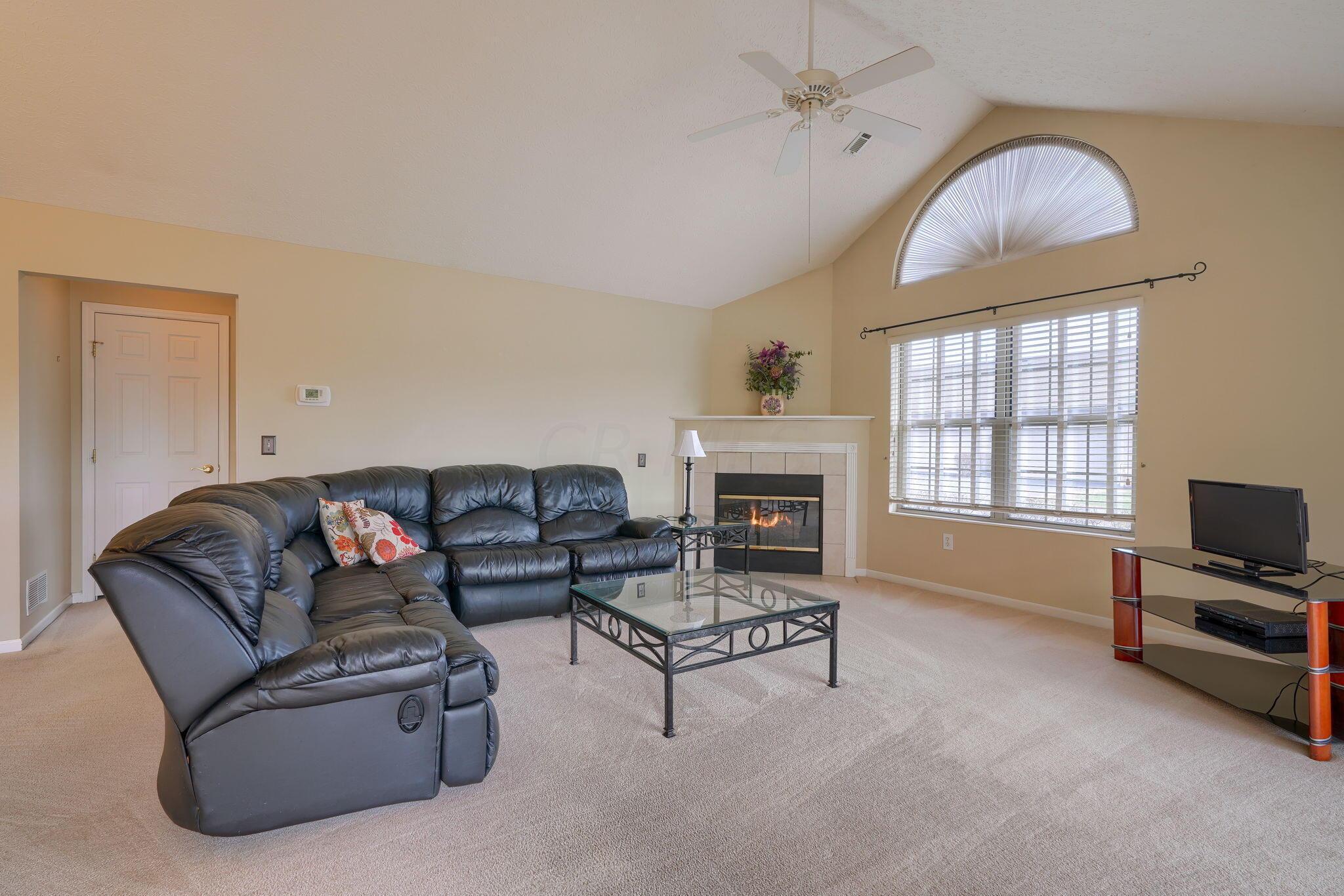 3725 Stoneway Point Powell, OH 43065 - Photo 10 of 54 3725 Stoneway Pt (49)