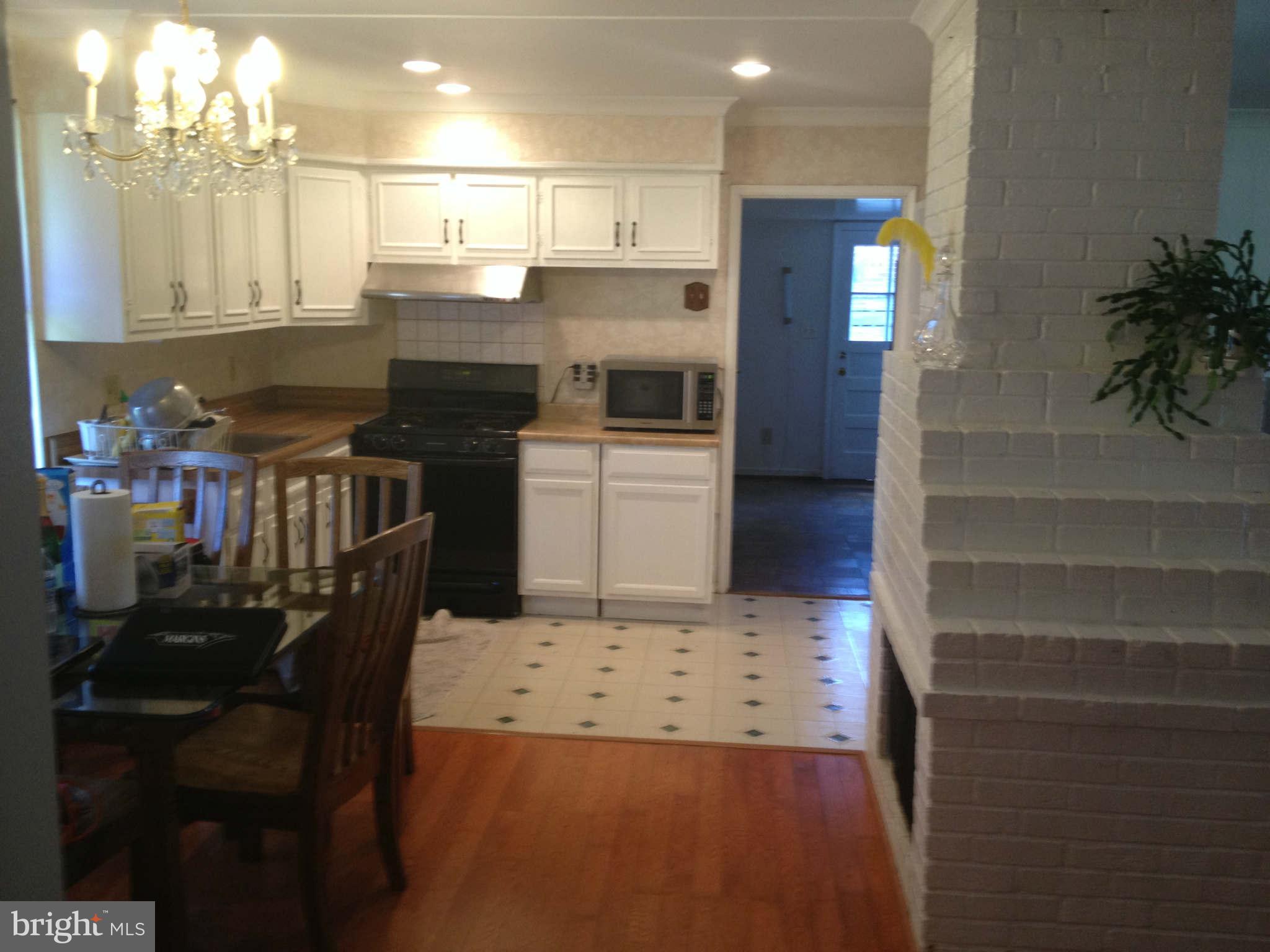 7119 Highland Street Springfield, VA 22150 - Photo 12 of 27 Kitchen