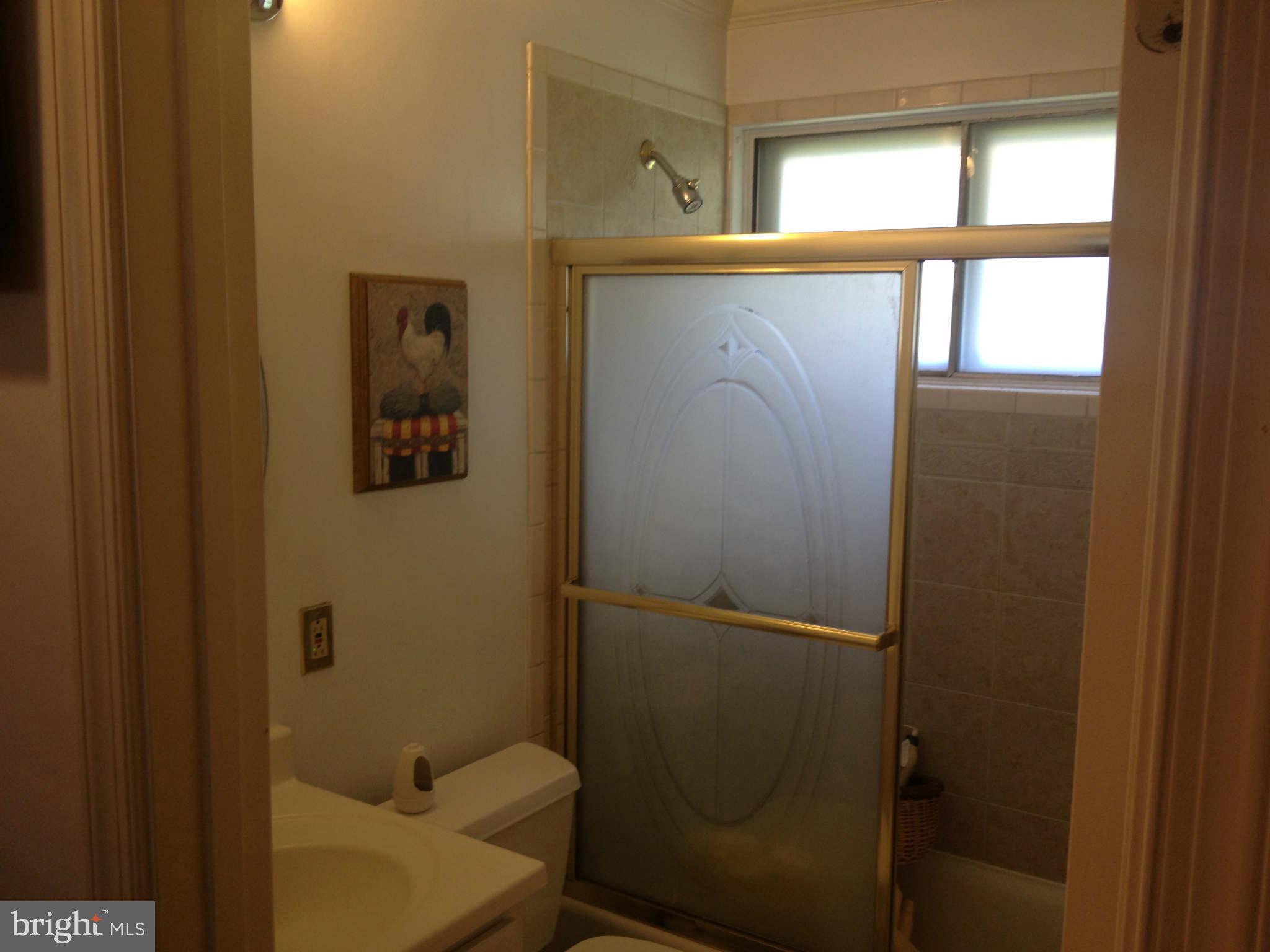 7119 Highland Street Springfield, VA 22150 - Photo 17 of 27 Bath (Master)