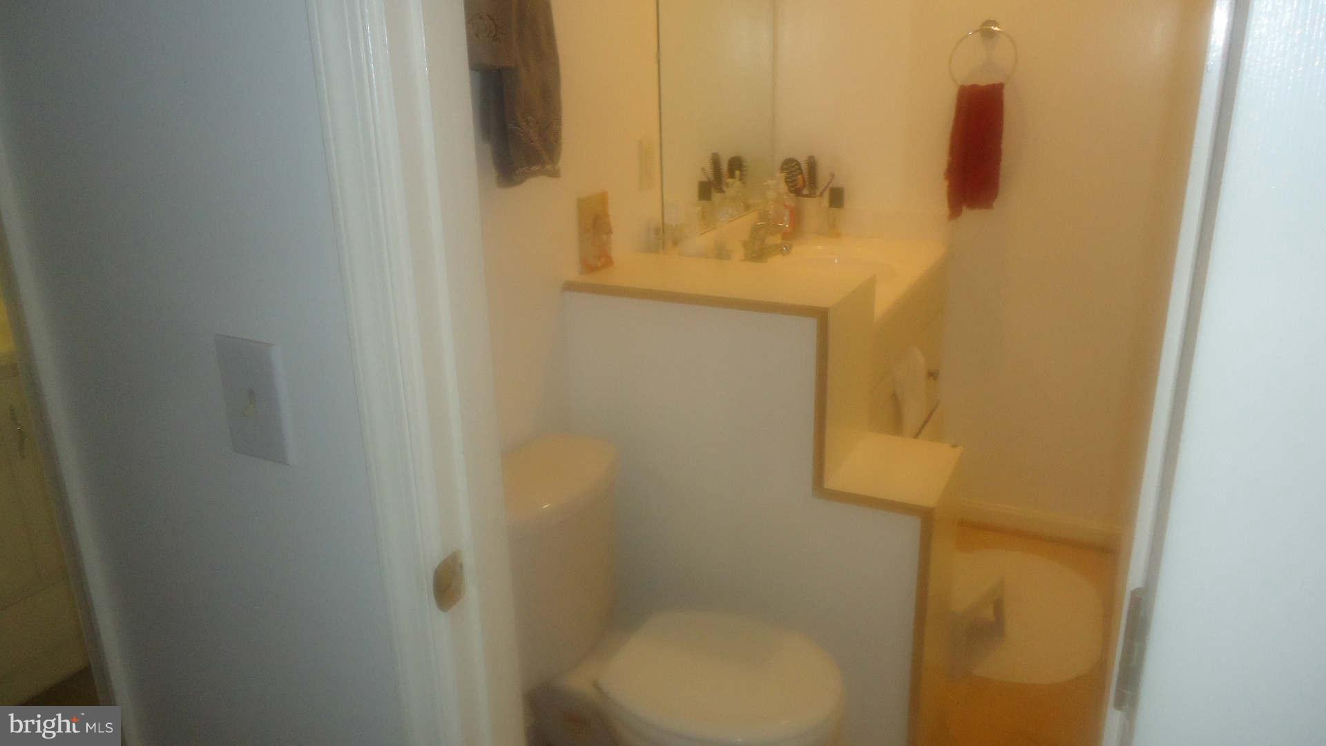 7119 Highland Street Springfield, VA 22150 - Photo 18 of 27 Bath
