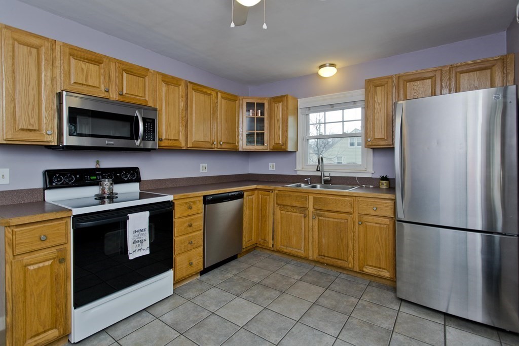104 Ashbrook Street Springfield, MA 01118 - Photo 4 of 42 Gallery Image 4
