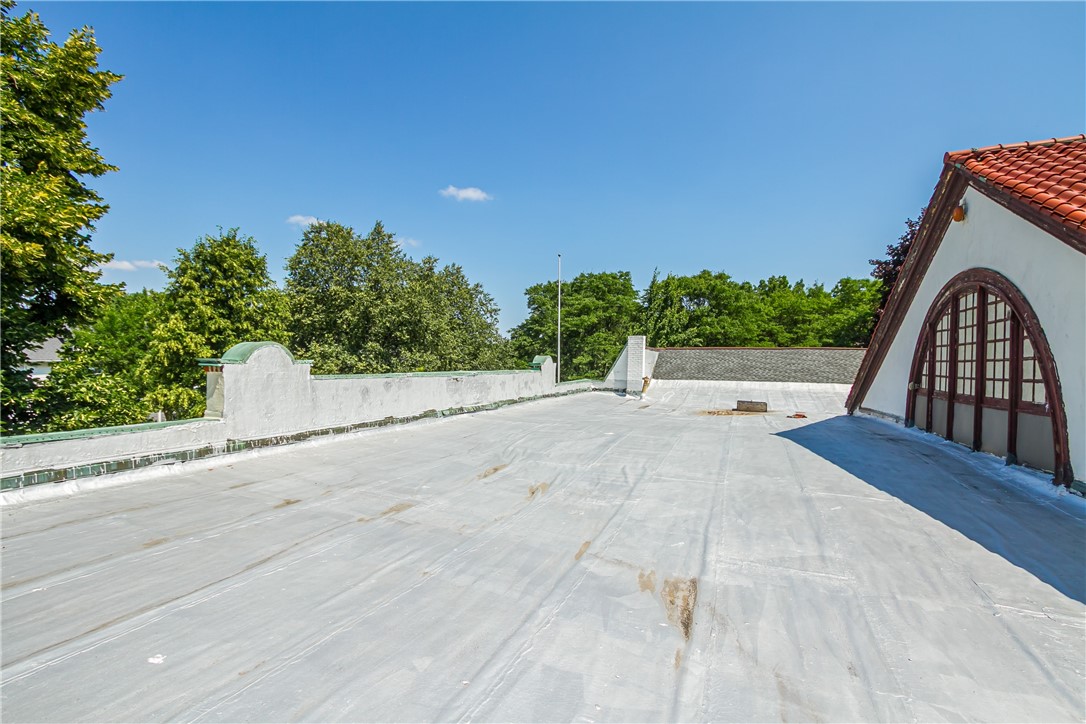 906 Meigs Street Rochester, NY 14620 - Photo 23 of 43 Rooftop!