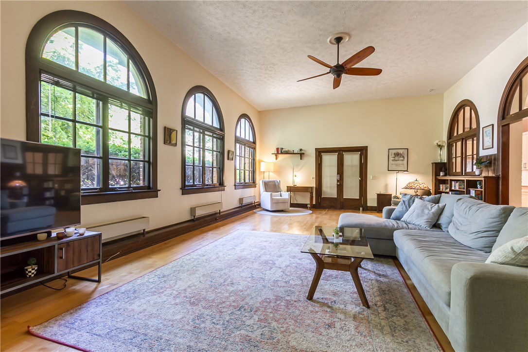 906 Meigs Street Rochester, NY 14620 - Photo 5 of 43 Stunning Great Room