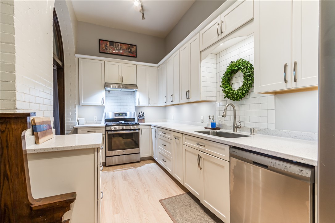 906 Meigs Street Rochester, NY 14620 - Photo 10 of 43 White & Brighton Designer Kitchen