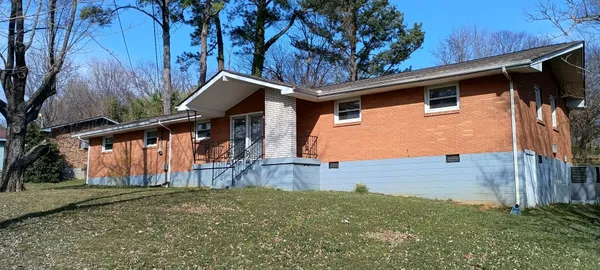 $2,100 | 204 Hazelwood Drive, Hendersonville, TN 37075