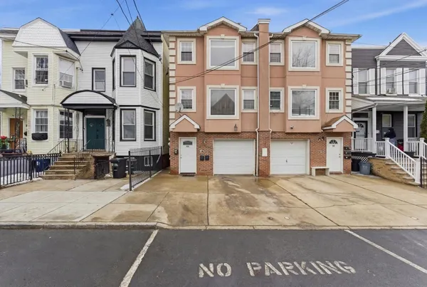 $2,600 | 46 Armstrong Avenue, Unit 2, Jersey City, NJ 07305
