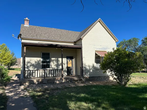 $324,900 | 135 North 300 West, Escalante, UT 84726