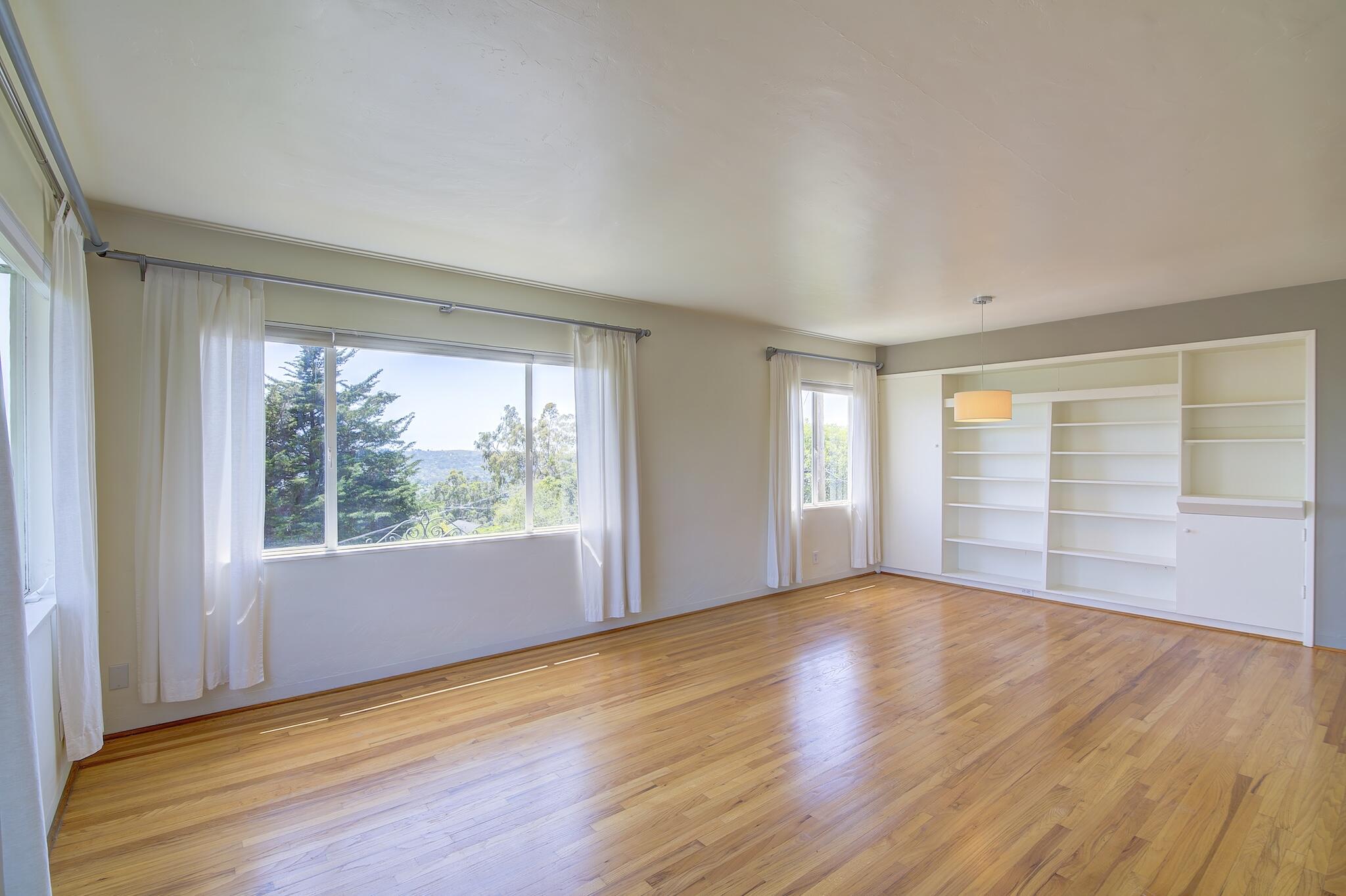 1802 Loma Street Santa Barbara, CA 93103 - Photo 6 of 26 Living Room