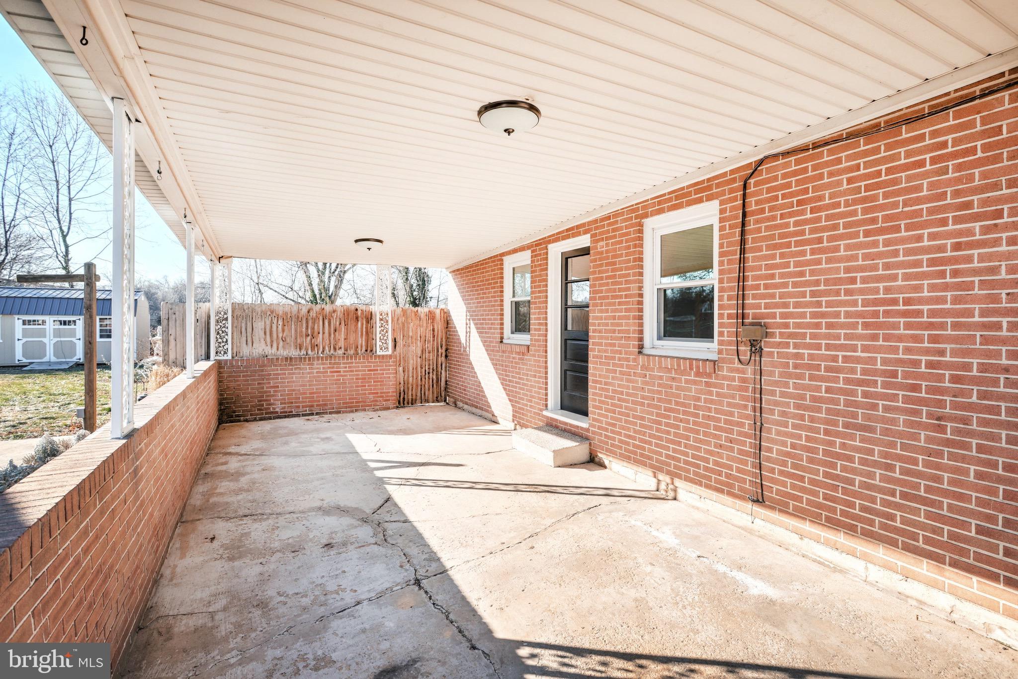 2224 Teslin Road York, PA 17404 - Photo 4 of 34