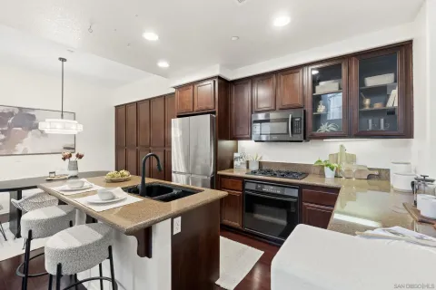 $969,000 | 2768 Villas Way, San Diego, CA 92108