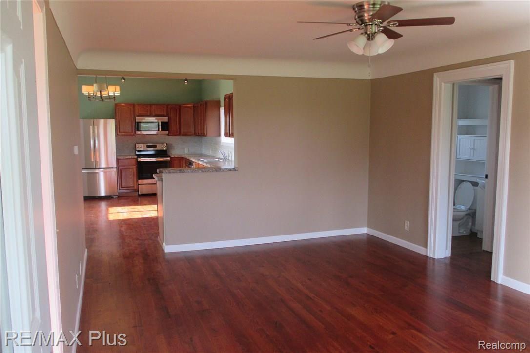 5209 Lippincott Road Lapeer, MI 48446 - Photo 5 of 38 IMG_2606.JPG