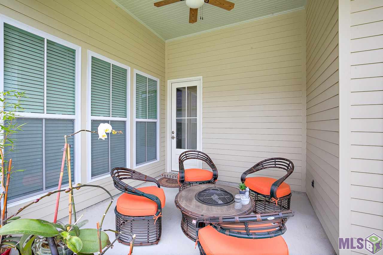 15514 Columbia Street Baton Rouge, LA 70817 - Photo 31 of 46 Side patio view