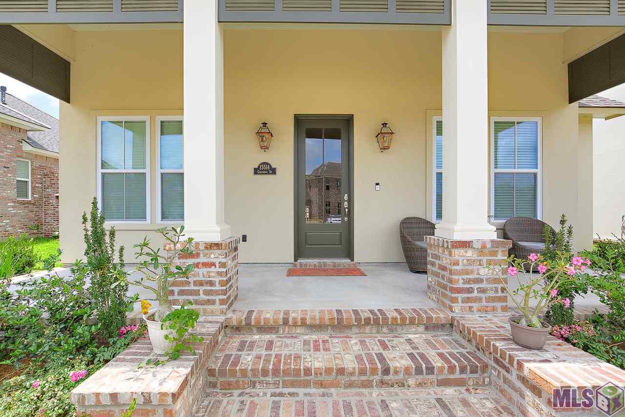 15514 Columbia Street Baton Rouge, LA 70817 - Photo 35 of 46 Front entrance view - brick steps