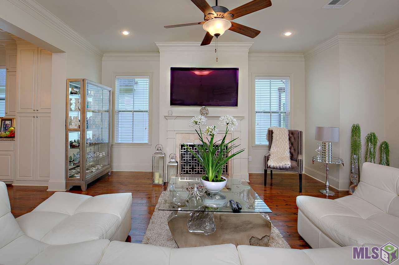15514 Columbia Street Baton Rouge, LA 70817 - Photo 6 of 46 Living Room View w Fireplace