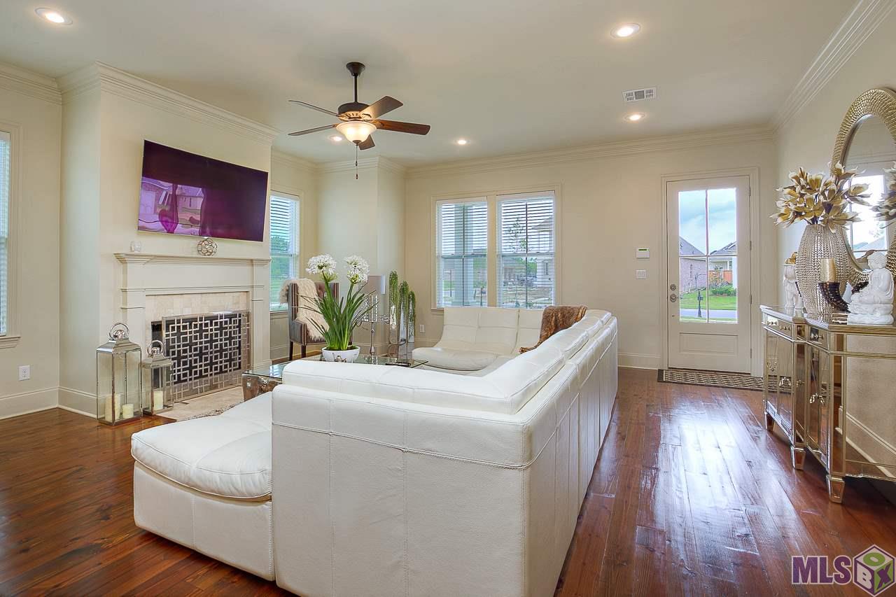 15514 Columbia Street Baton Rouge, LA 70817 - Photo 8 of 46 Hardwood pine floors!