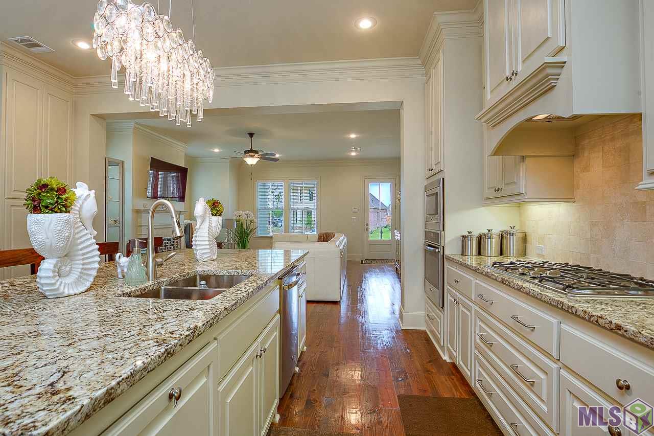 15514 Columbia Street Baton Rouge, LA 70817 - Photo 10 of 46 Kitchen view with Gorgeous oversized granite