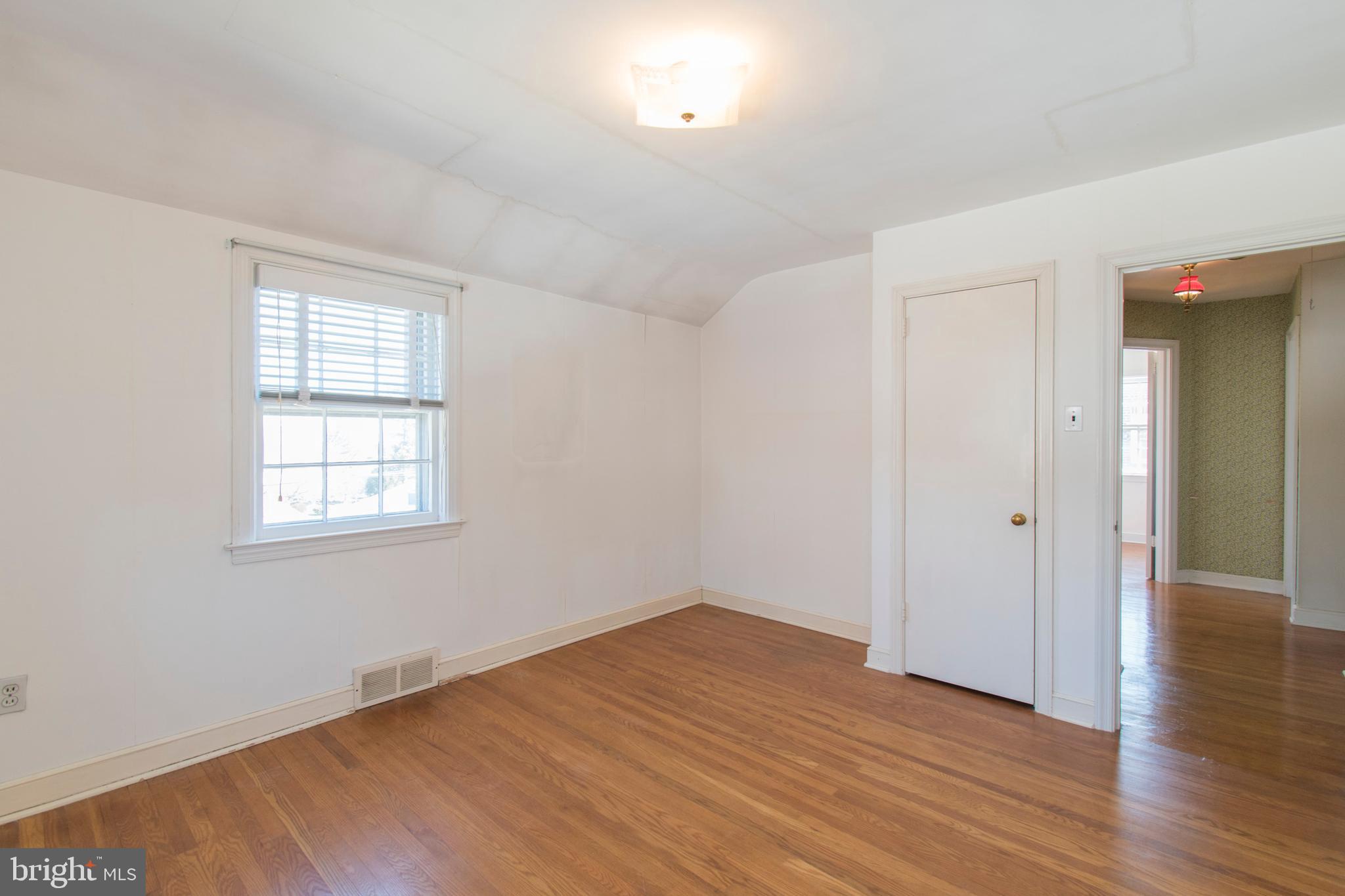 35 Johns Road Cheltenham, PA 19012 - Photo 22 of 41 Bedroom 2