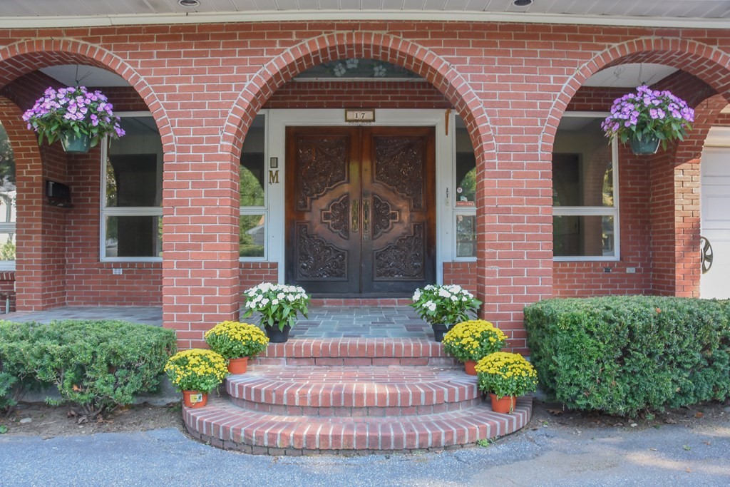 17 Wickham Road Winchester, MA 01890 - Photo 1 of 1 Gallery Image 1