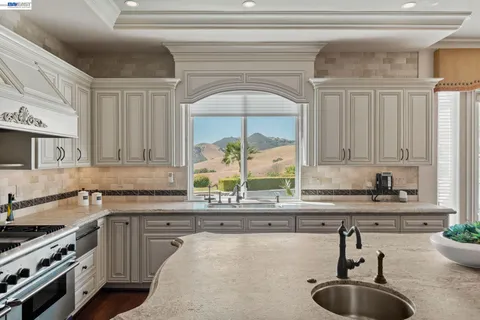 $5,750,000 | 27 Eagle Ridge Lane, Danville, CA 94506