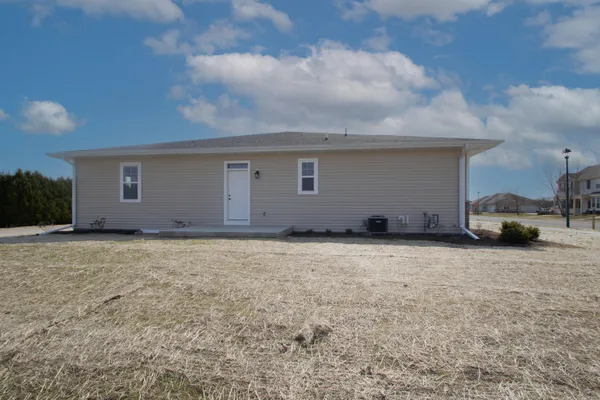 $349,900 | 613 Hunter Oaks Boulevard, Watertown, WI 53094