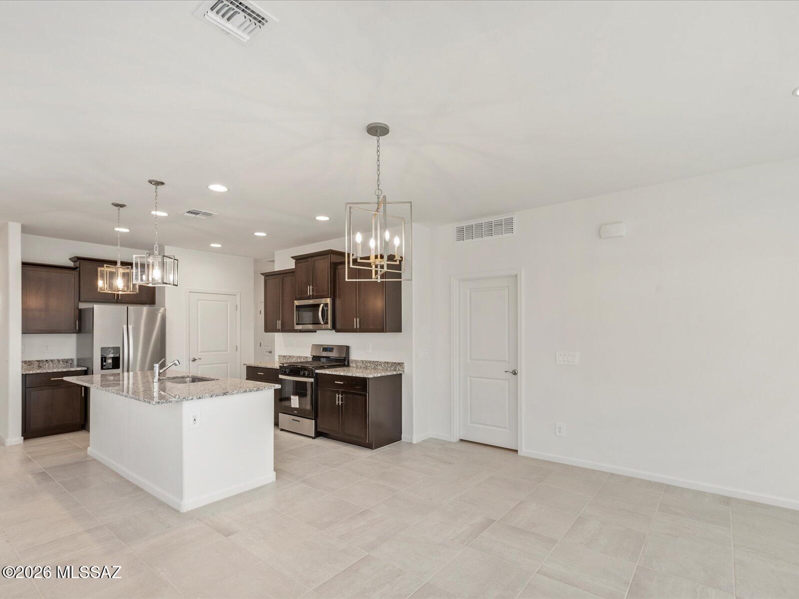 5175 West Gainer Ridge Road Tucson, AZ 85757 - Photo 6 of 16