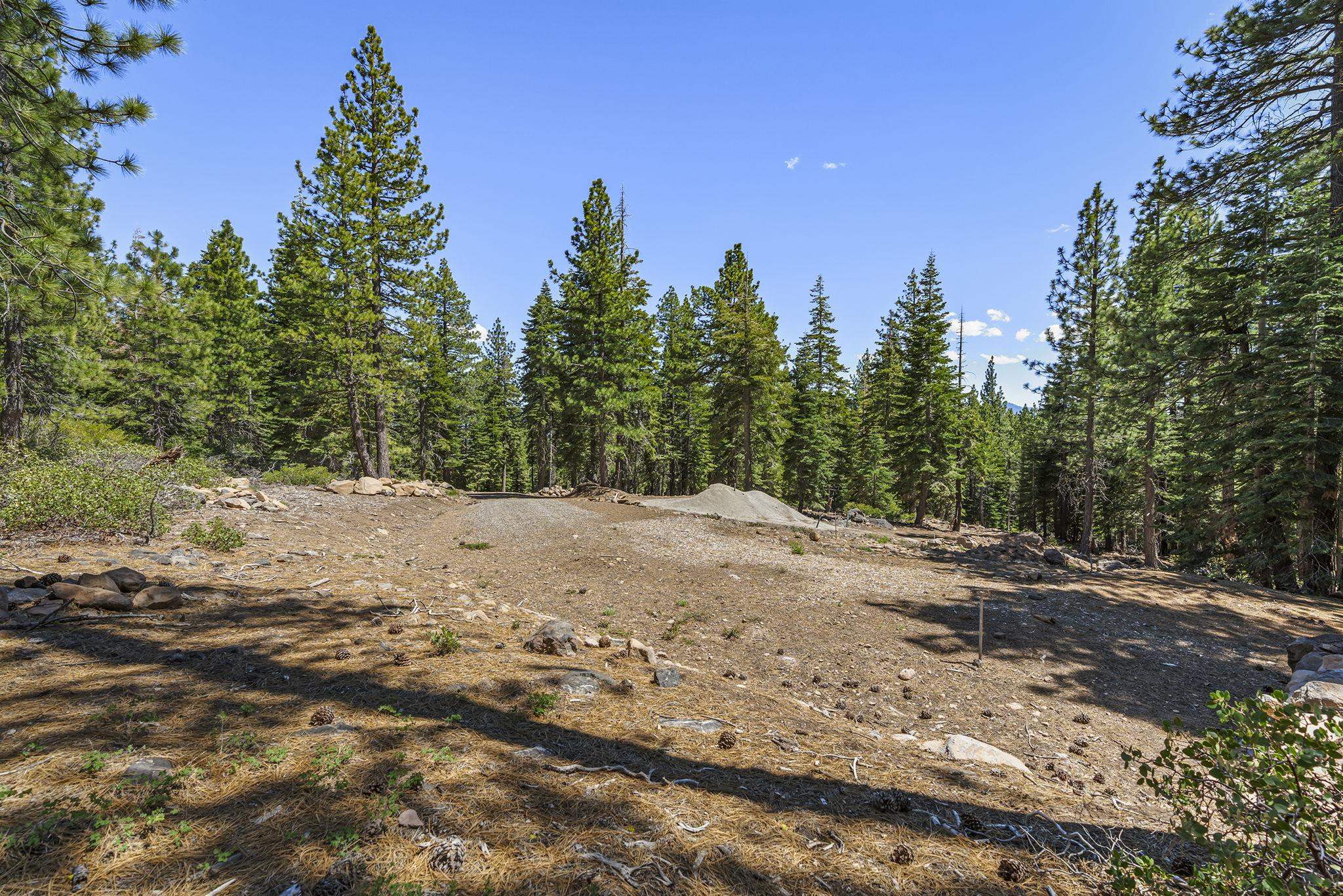 11483 Chamonix Road Truckee, CA 96161 - Photo 8 of 28