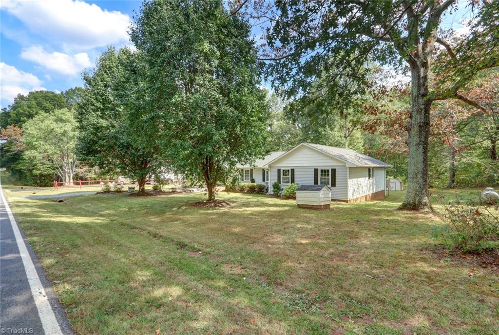 7821 Cherry Grove Road Reidsville, NC 27320 - Photo 2 of 21 Gallery Image 2