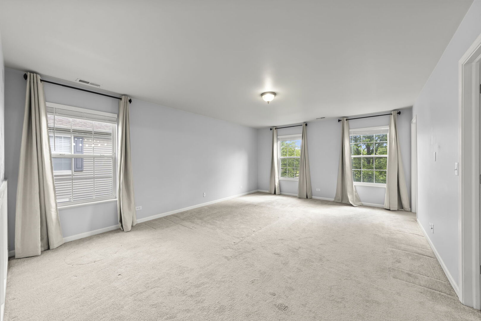 4216 Drexel Avenue Aurora, IL 60504 - Photo 17 of 48 a view of an empty room with a window