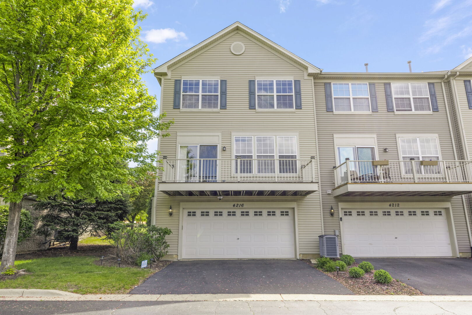 4216 Drexel Avenue Aurora, IL 60504 - Photo 31 of 48 a front view of a building