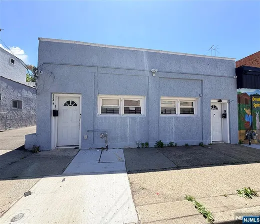 a view of a yard with street
