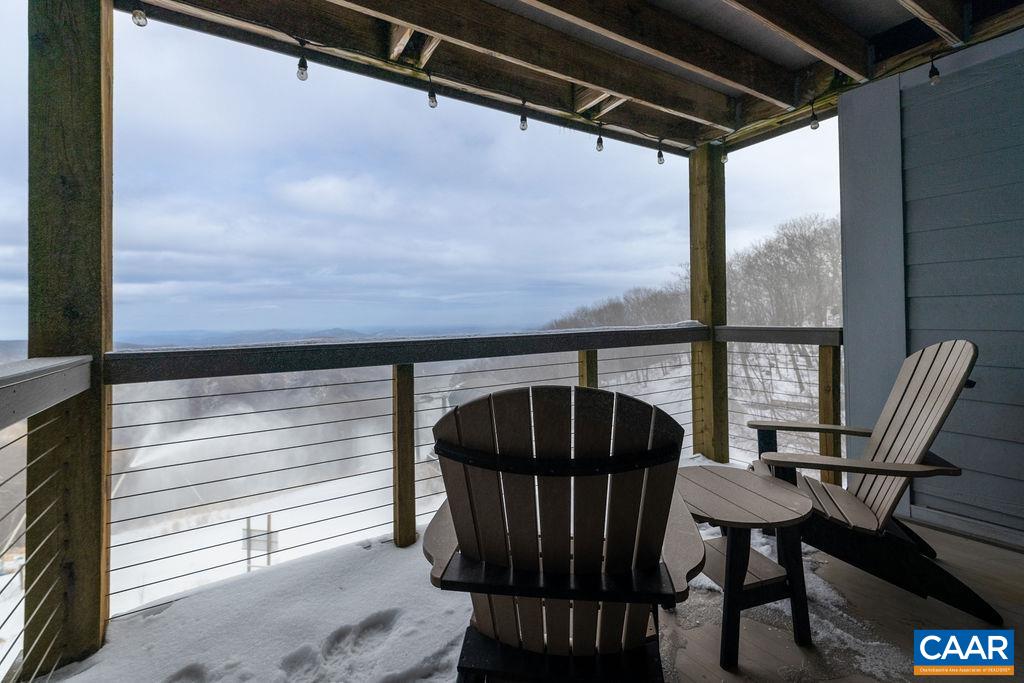 1411 Highlands Condos Roseland, VA 22967 - Photo 8 of 58 a view of balcony with furniture