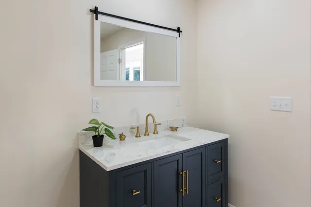 $399,000 | 51 Pearl Street, Grand Isle, VT 05458