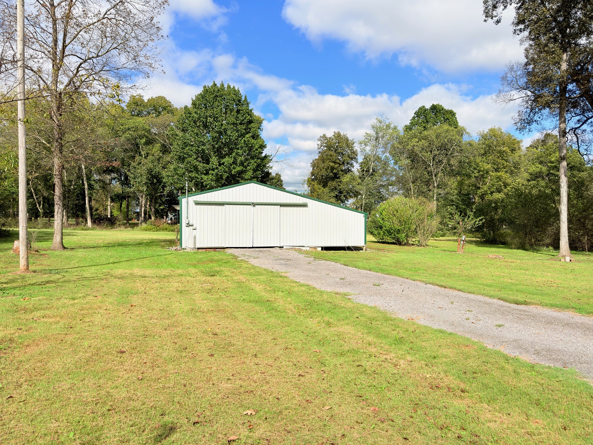 240 Green Acres Road Unionville, TN 37180 - Photo 2 of 36