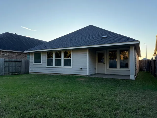 $320,000 | 18534 Hayden Pond Drive, Cypress, TX 77429