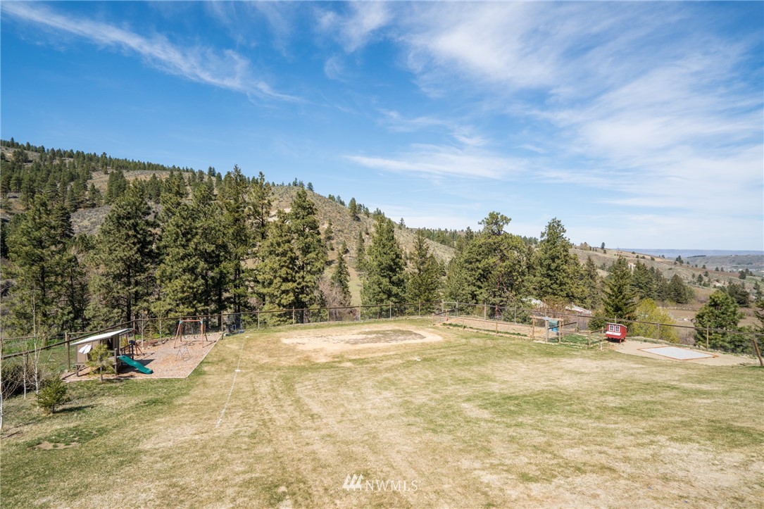 5575 Squilchuck Road Wenatchee, WA 98801 - Photo 24 of 30 Gallery Image 24