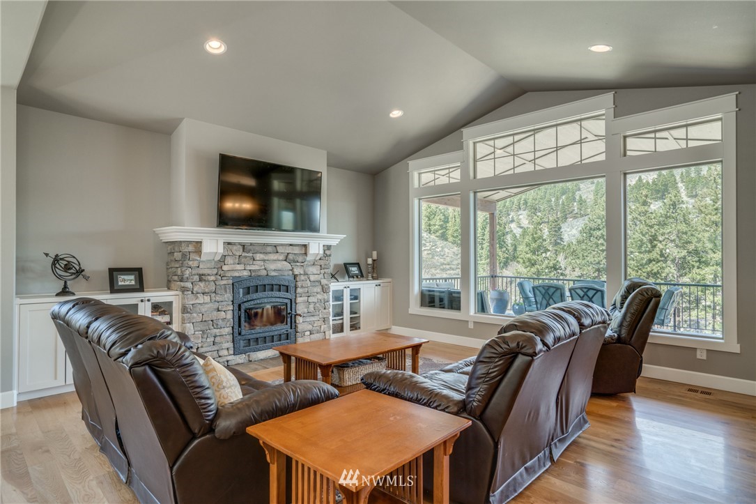 5575 Squilchuck Road Wenatchee, WA 98801 - Photo 4 of 30 Gallery Image 4