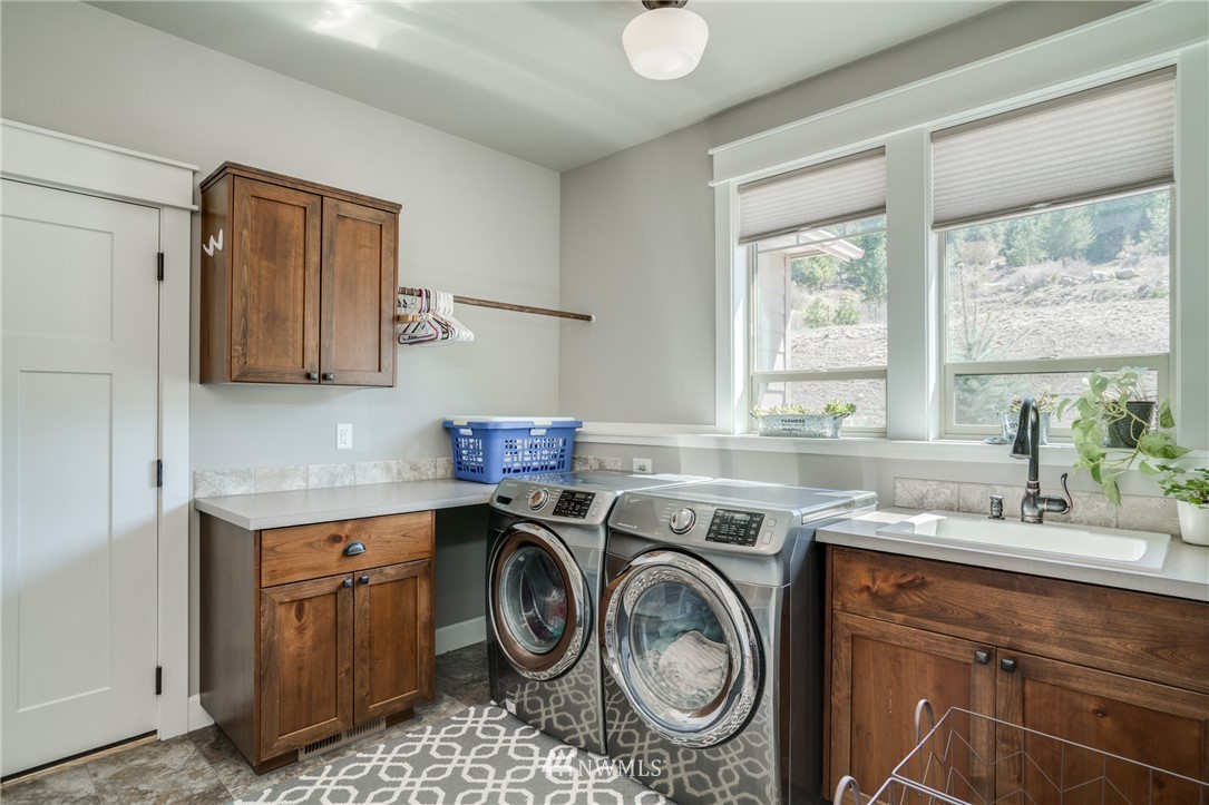 5575 Squilchuck Road Wenatchee, WA 98801 - Photo 10 of 30 Gallery Image 10